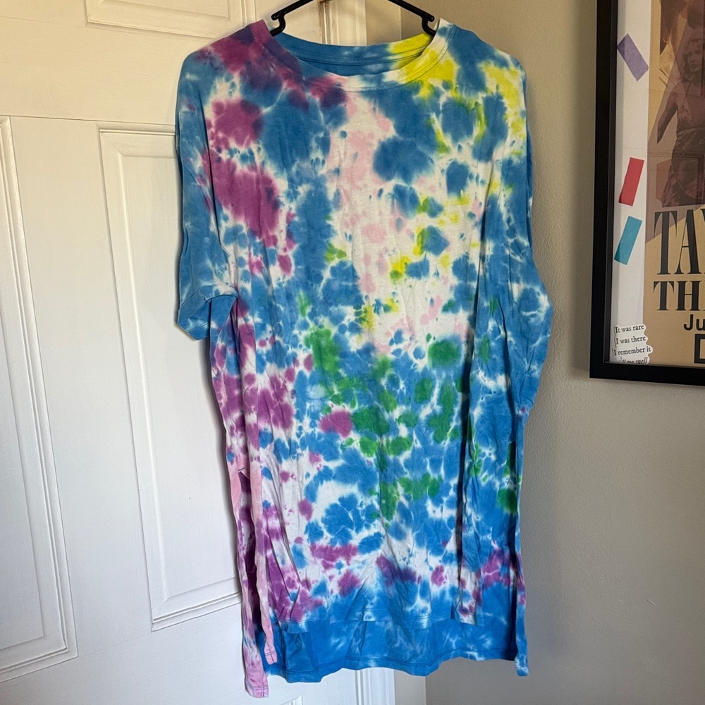 American Eagle Outfitters Vibrant Tie-Dye Tee